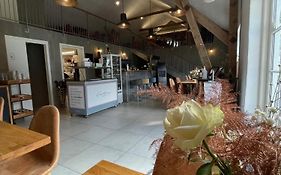 B&B Gødstrup - cafe og restaurant Den Gamle Stald